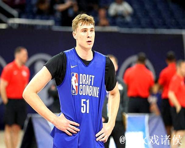 弗拉格狂砍42分无力救主,独行侠加时8中1惜败爵士 弗拉格狂砍42分无力救主,独行侠加时8中1惜败爵士